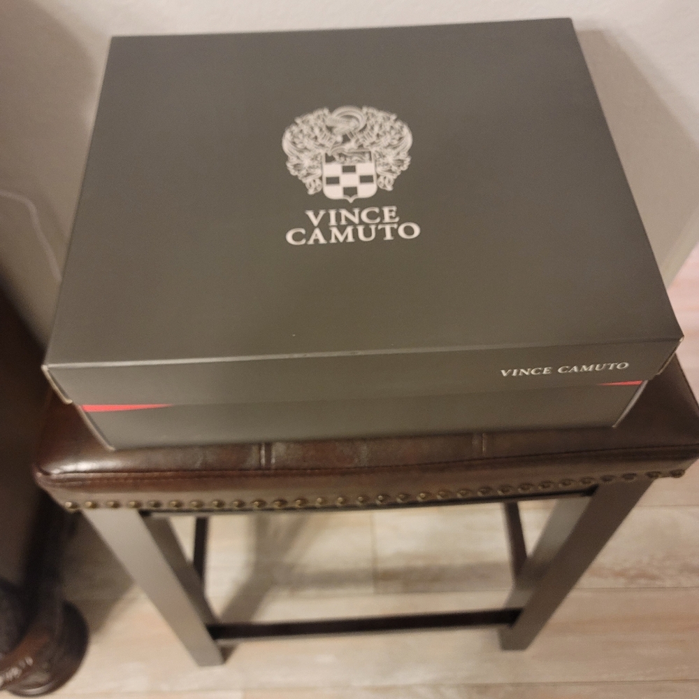 Vince Camuto